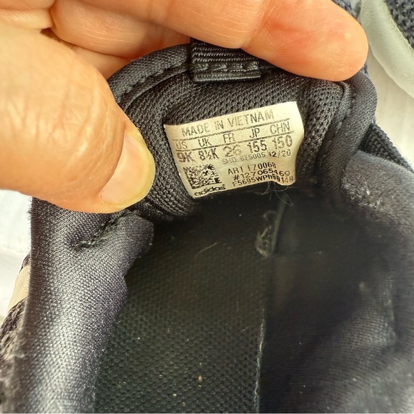 Adidas Black and White Sneakers with Breathable Mesh Size 9K - Picture 5 of 9